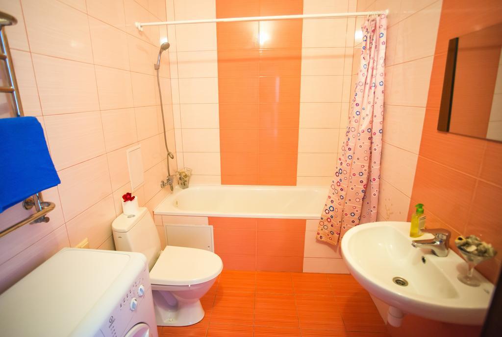 Like Home On Zaliznychna Ivano-Frankivsk Esterno foto