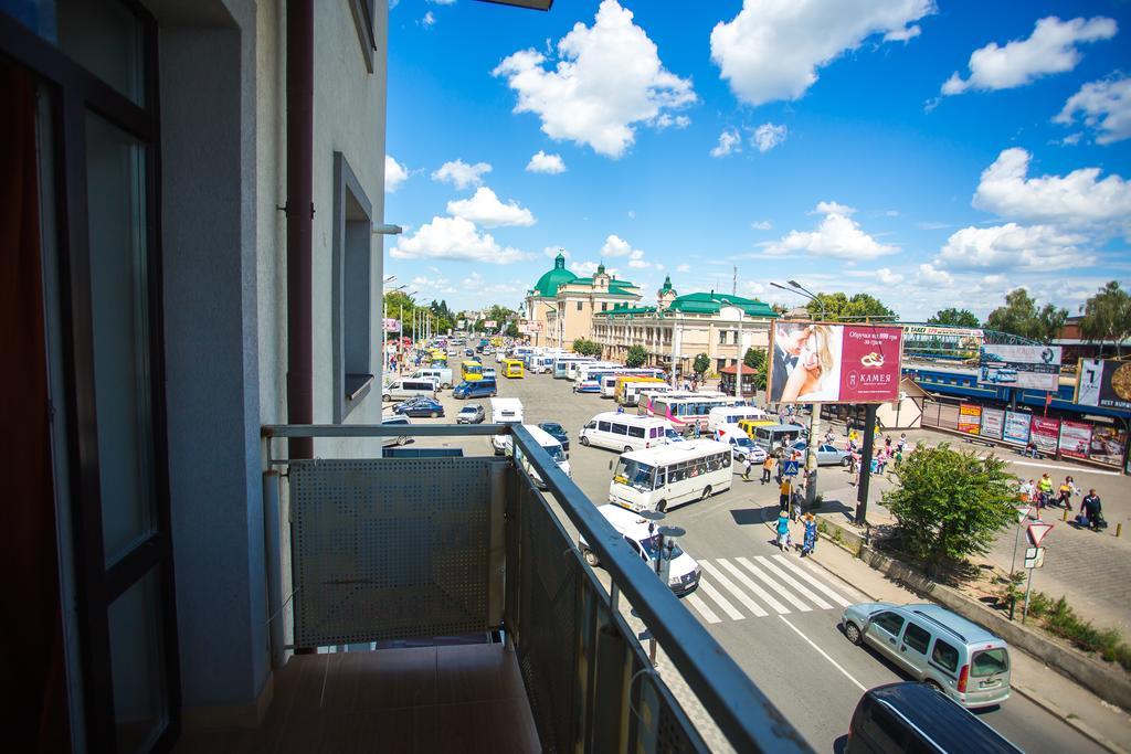 Like Home On Zaliznychna Ivano-Frankivsk Esterno foto